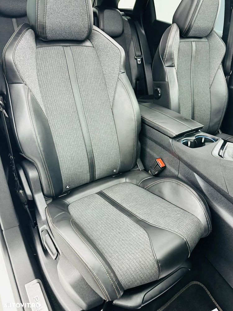 Peugeot 3008 1.2 PureTech Turbo S&S GT-Line - 17