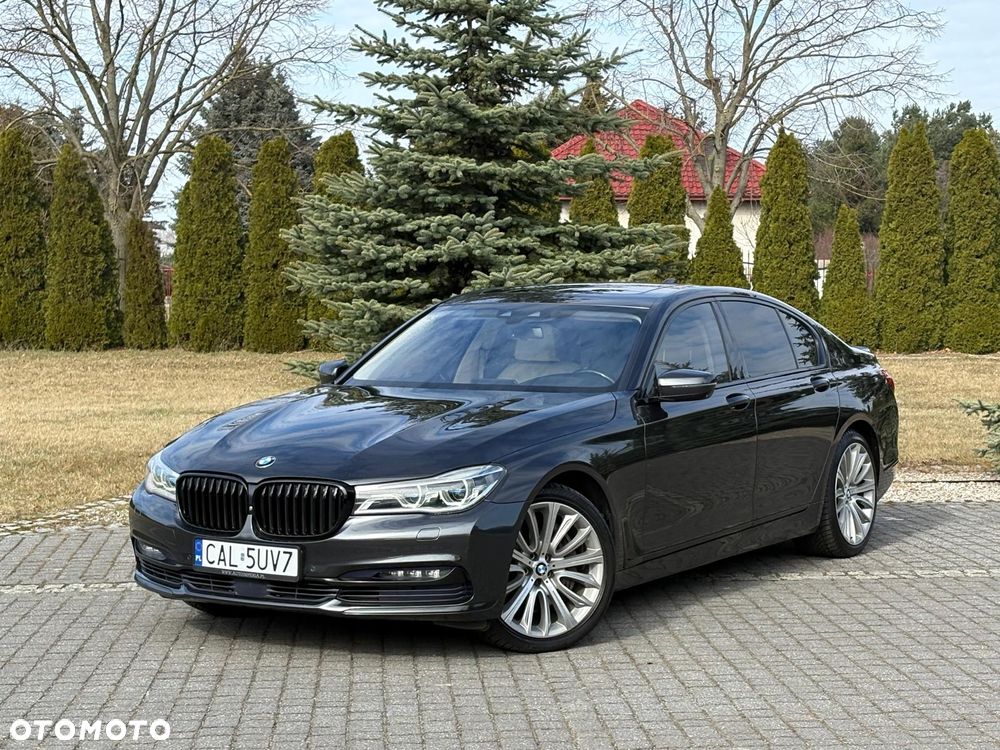 BMW Seria 7 750i - 38