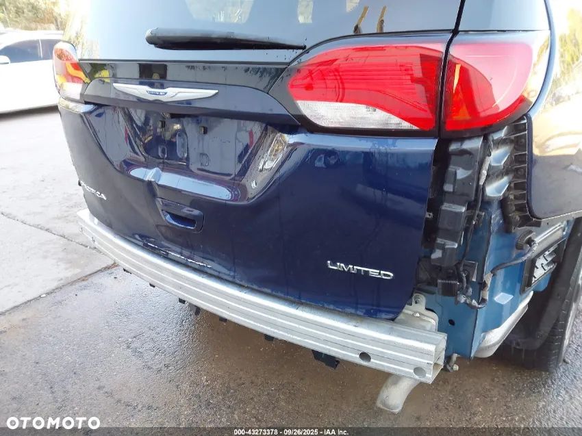 Chrysler Pacifica - 10