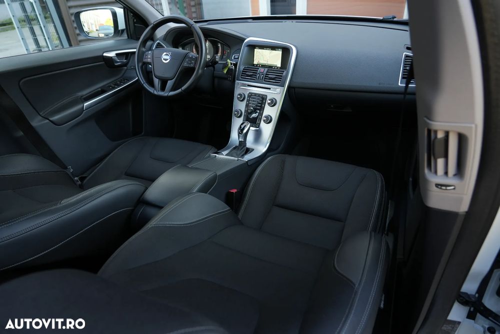 Volvo XC 60 D5 AWD Geartronic Summum - 13