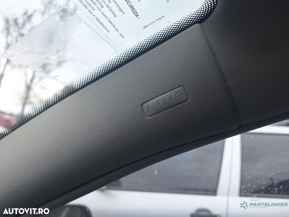 Ornamente stâlp (A) VOLKSWAGEN PASSAT 3B3 2000 1.9 TDI AWX 96KW|130HP 2000 - 1