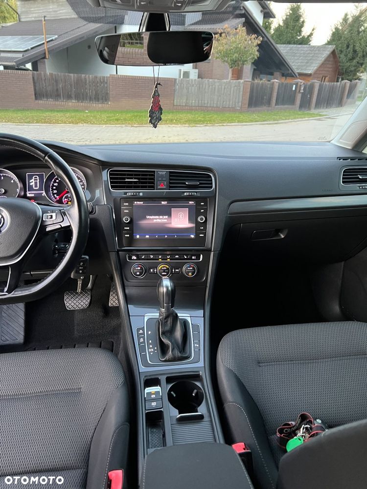 Volkswagen Golf - 6