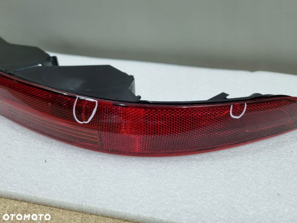 LAMPA TYLNA PRAWA ZDERZAK AUDI Q7 4M0945096 - 2