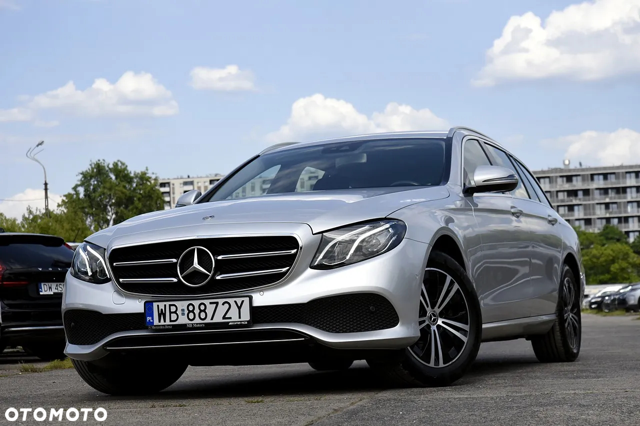 Mercedes-Benz Klasa E 220 d 4Matic T 9G-TRONIC Avantgarde - 3