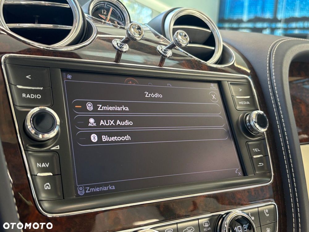 Bentley Bentayga - 27