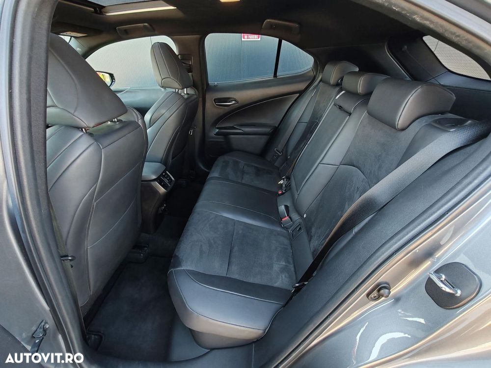 Lexus UX 250h F SPORT - 15
