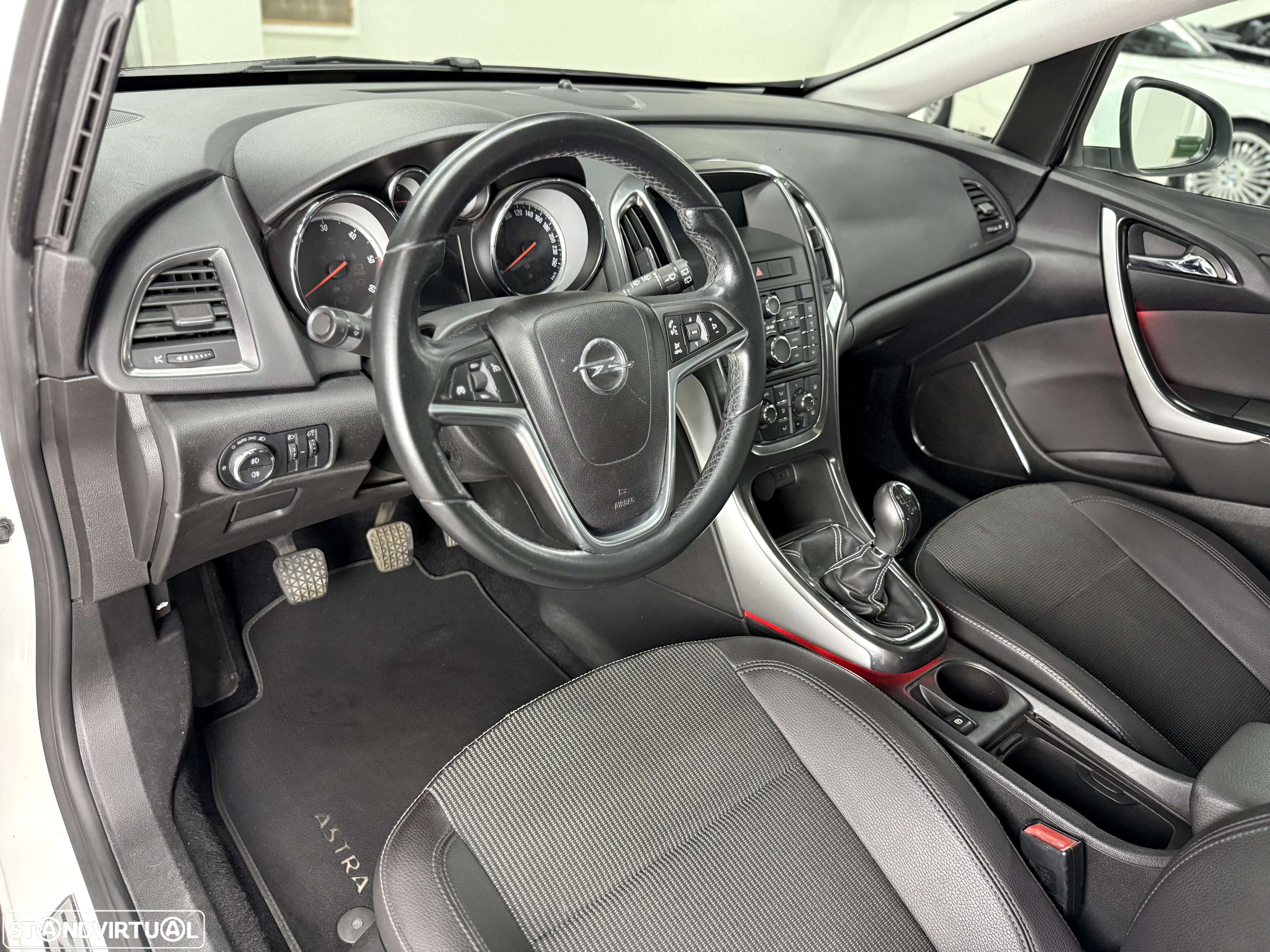 Opel Astra 1.7 CDTi Edition - 11