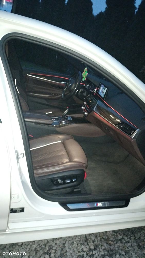 BMW Seria 5 530d xDrive M Sport sport - 9