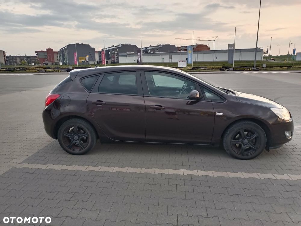 Opel Astra 1.4 T Enjoy - 7