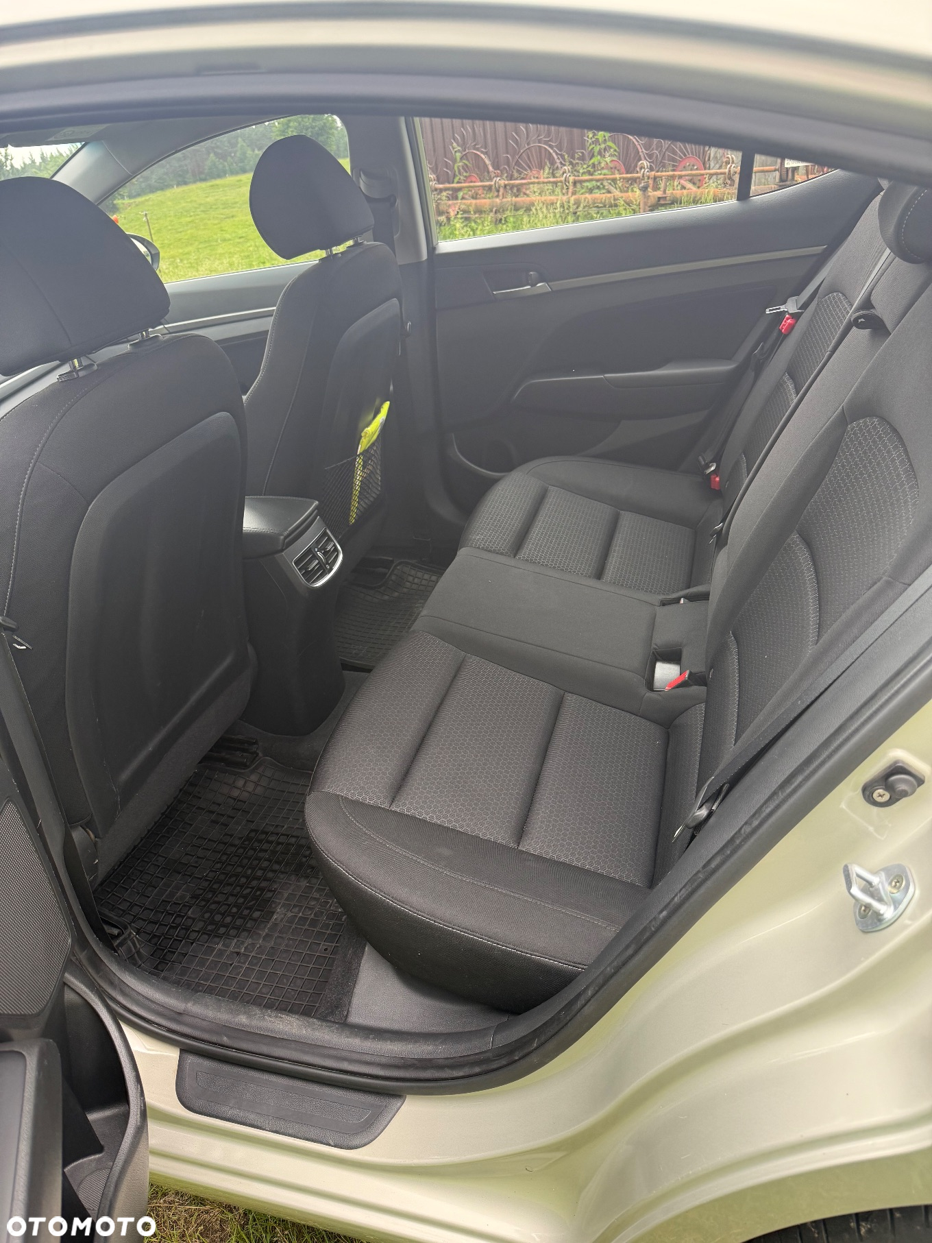 Hyundai Elantra 1.6 Premium - 18