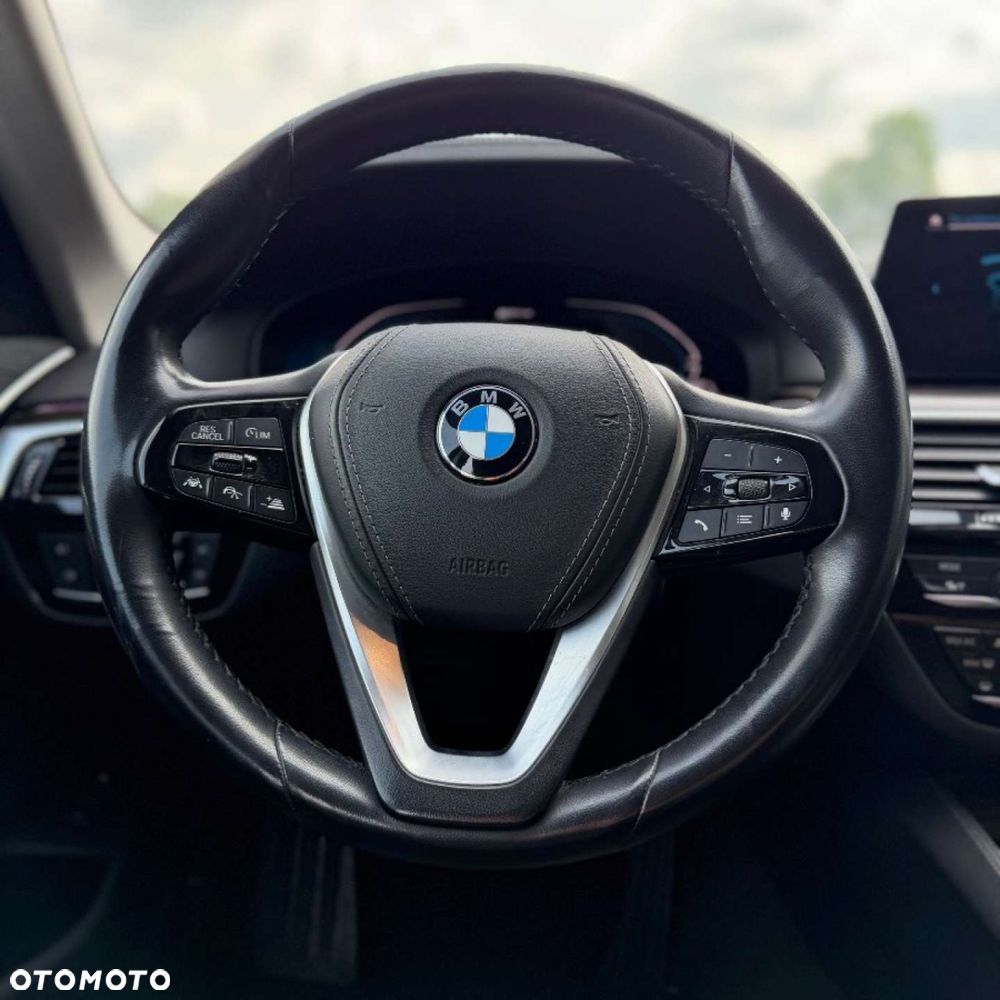 BMW Seria 5 - 23