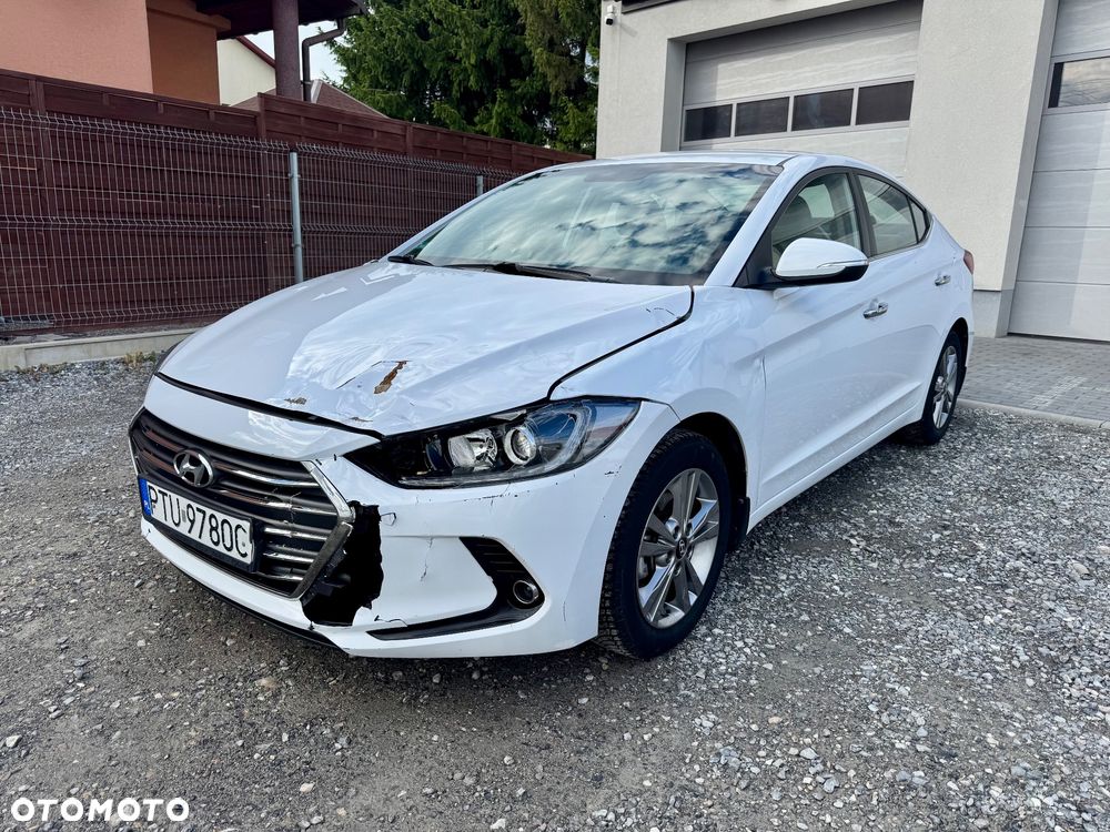 Hyundai Elantra 1.6 Style - 10