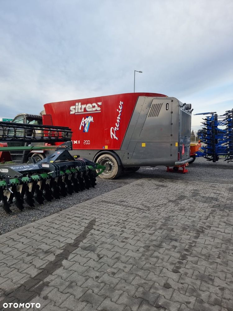 Inny PREMIER MAXI 200 - 4