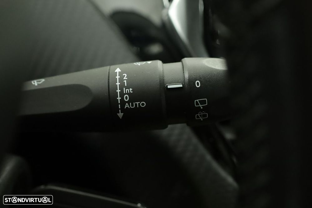 Peugeot 208 1.2 PureTech Style - 18