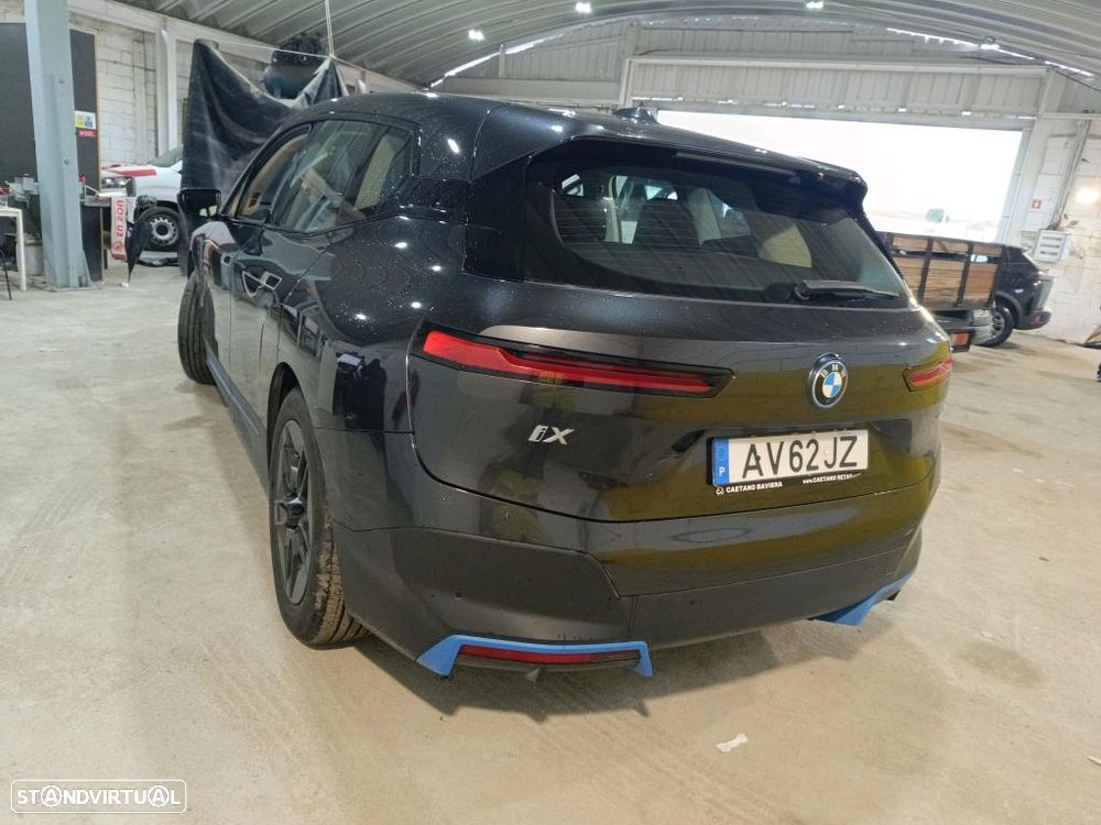 BMW iX xDrive 40 - 2