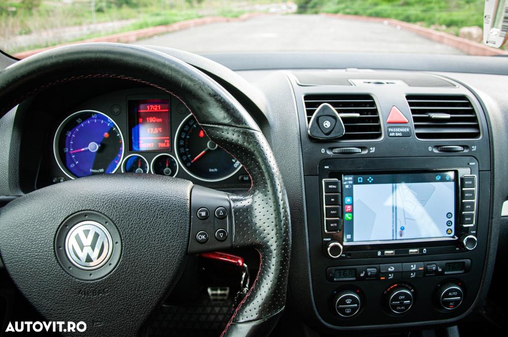 Volkswagen Golf - 8