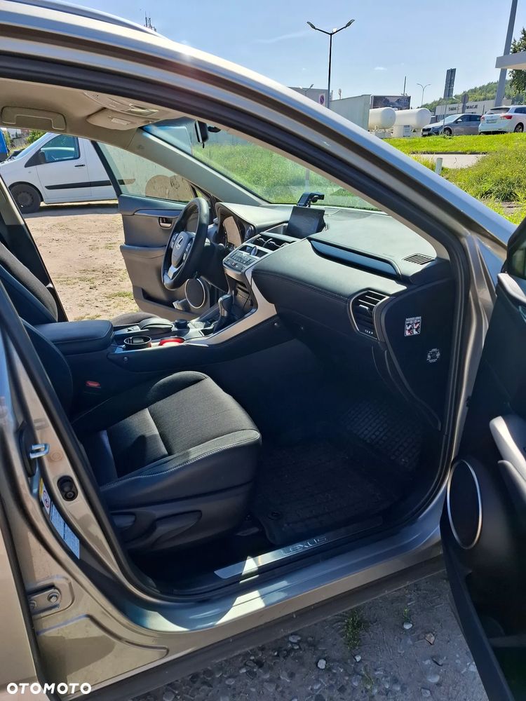 Lexus NX 300h Elegance AWD - 12
