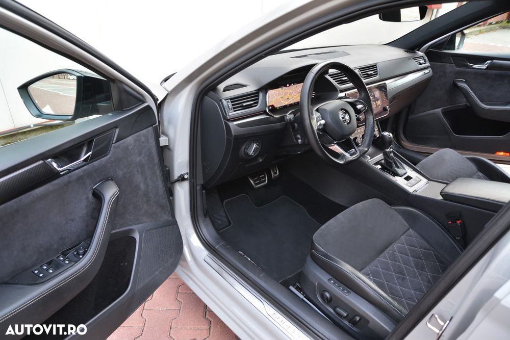 Skoda Superb 2.0 TDI DSG Sportline - 9