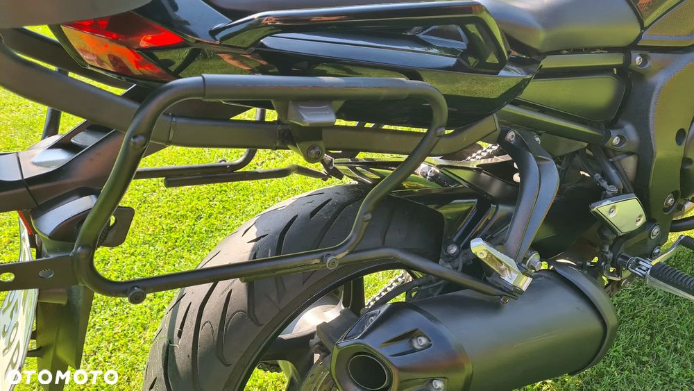 Yamaha FZ - 8