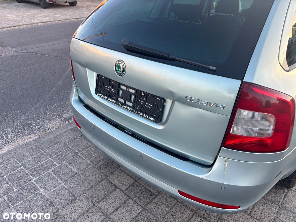 Skoda Octavia 2.0 TDI DPF DSG Ambiente - 19