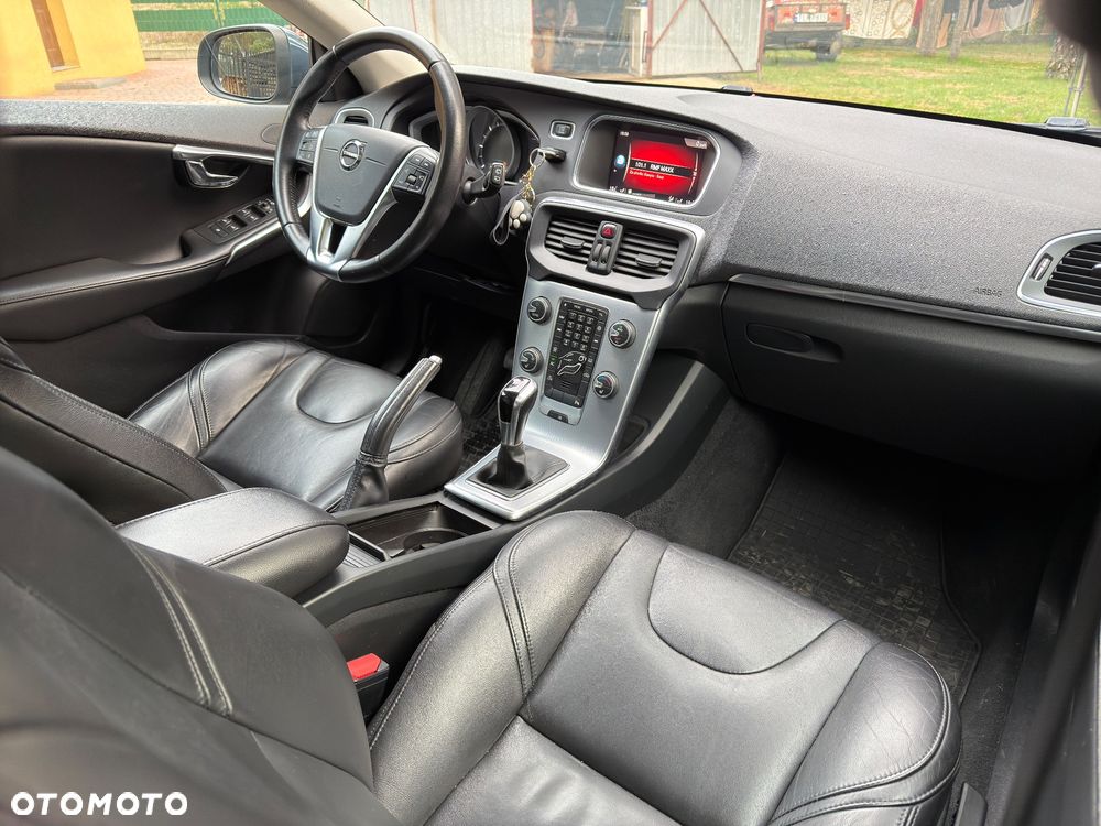 Volvo V40 D2 Drive-E R-Design Momentum - 6