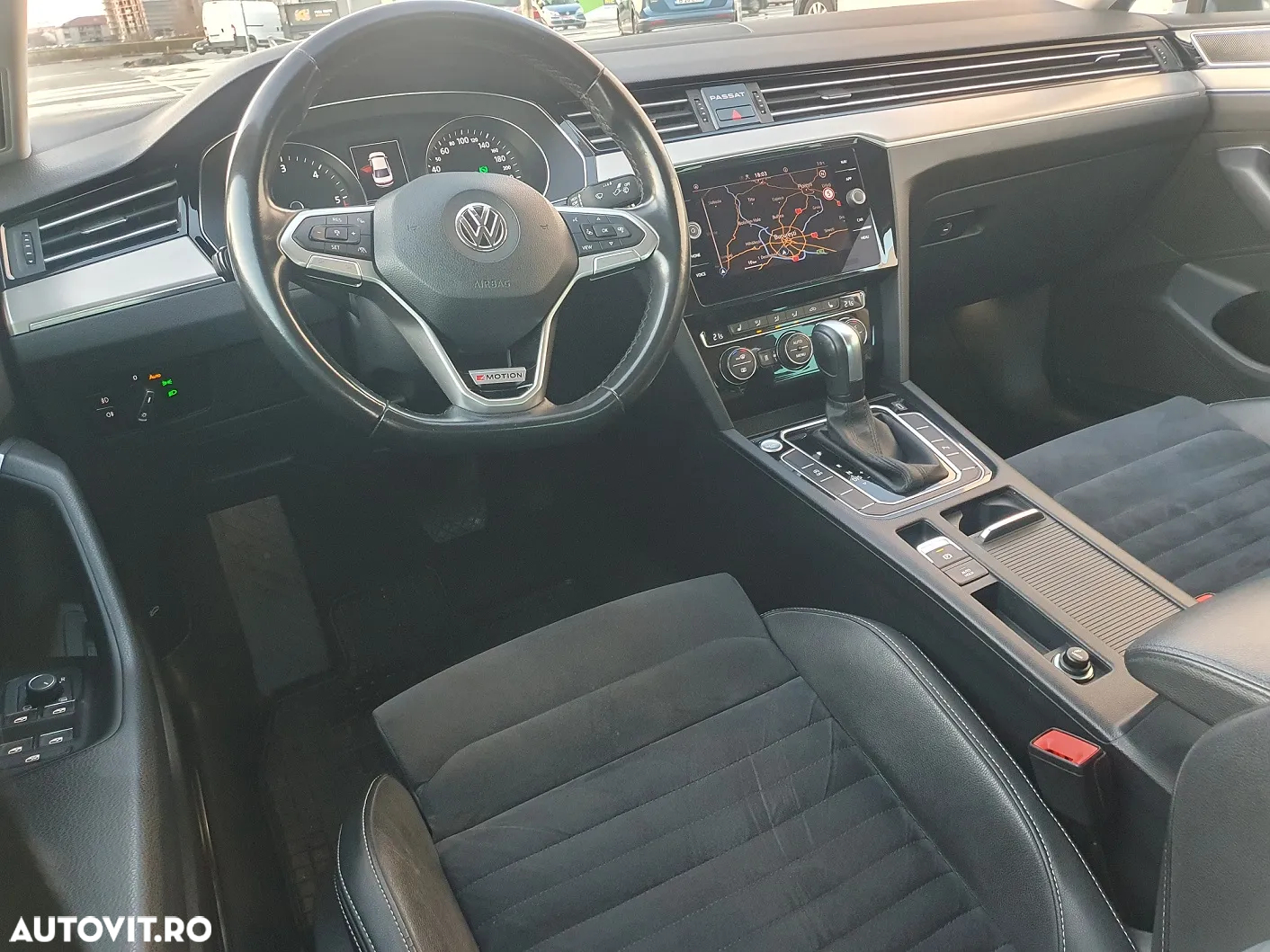 Volkswagen Passat Variant 2.0 TDI DSG 4Motion Highline - 8
