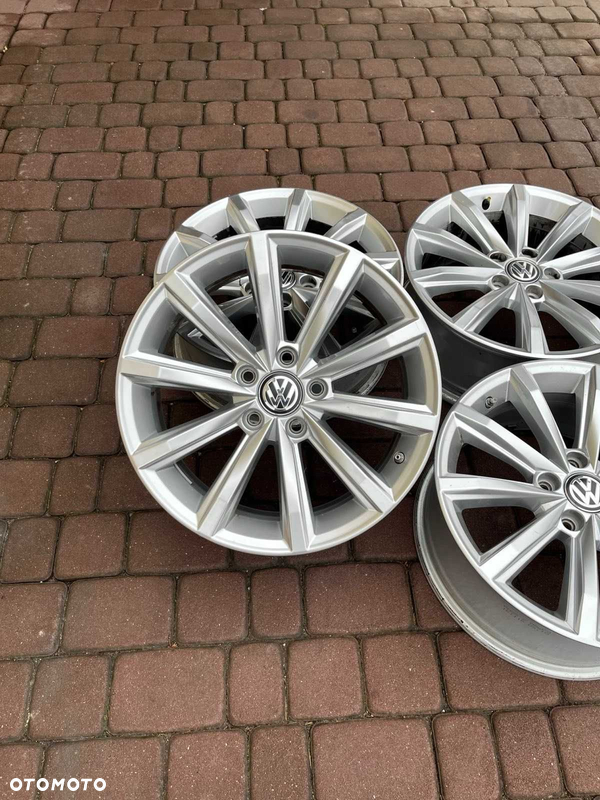 Oryginalne alufelgi Vw 5x112 17 cali Passat B8 Golf Touran Czujniki