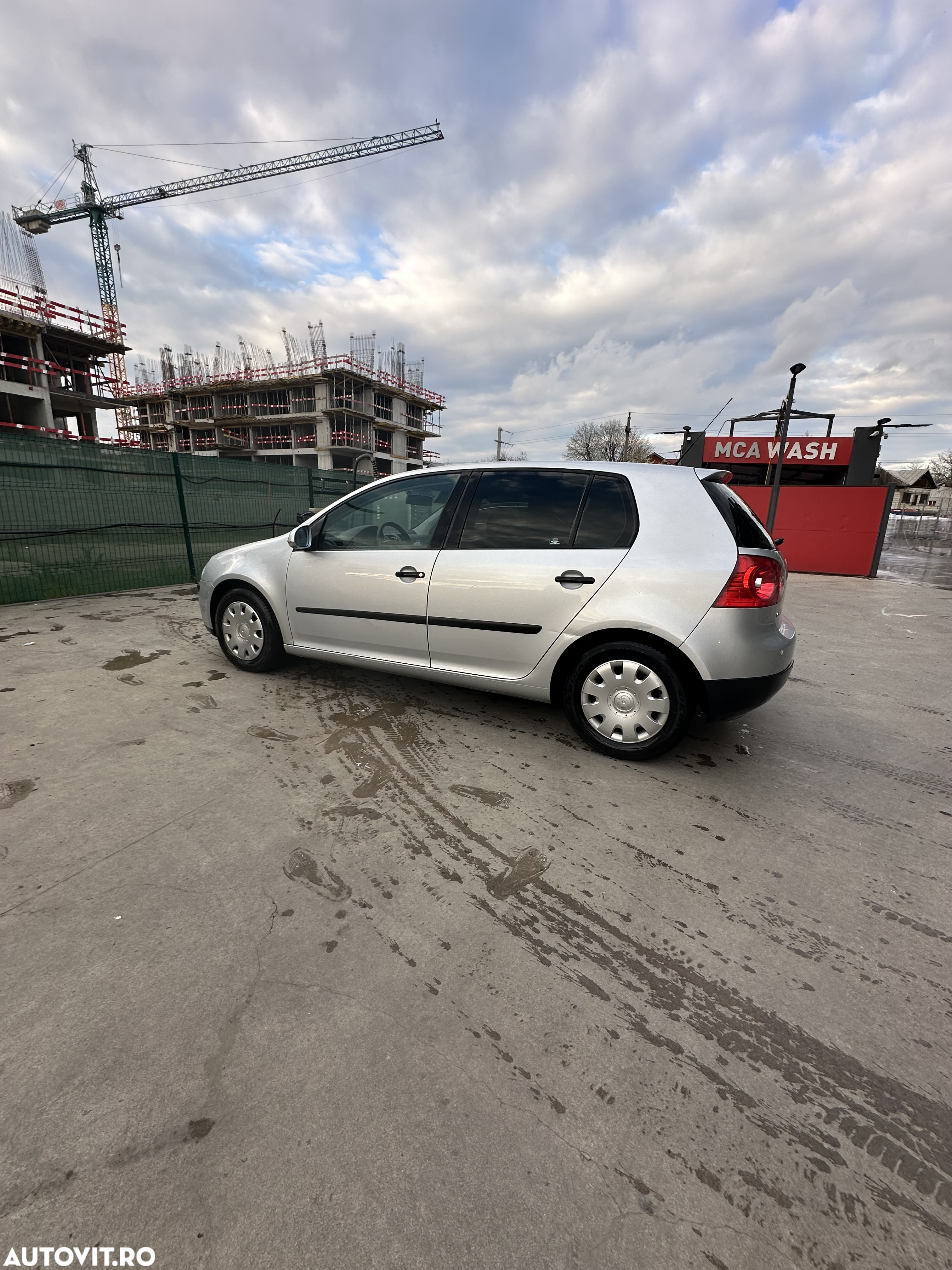 Volkswagen Golf - 5