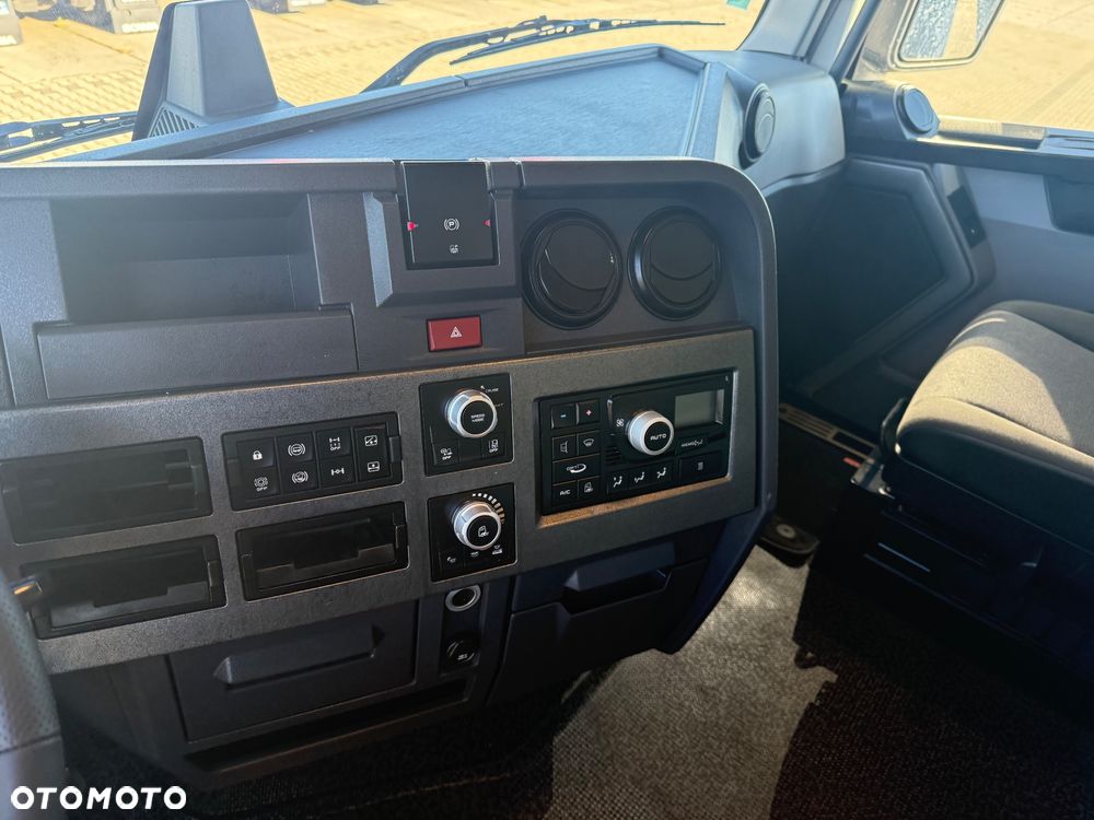 Renault T520 / DUŻA KABINA / PEŁNE SPOILERY / SPROWADZONY / STAN BDB / / / - 28