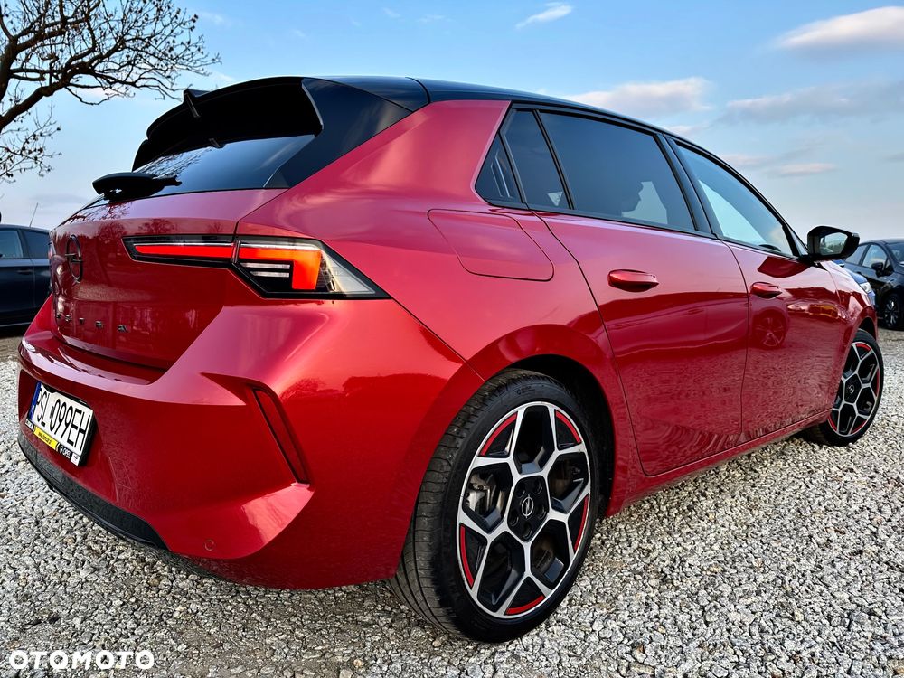 Opel Astra 1.2 Turbo GS - 28