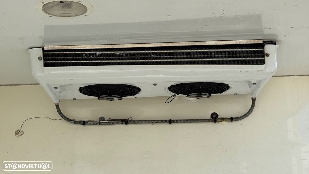 Iveco Daily 2.3 35C13 C/ Frio C/ Plat Elevatoria - 25