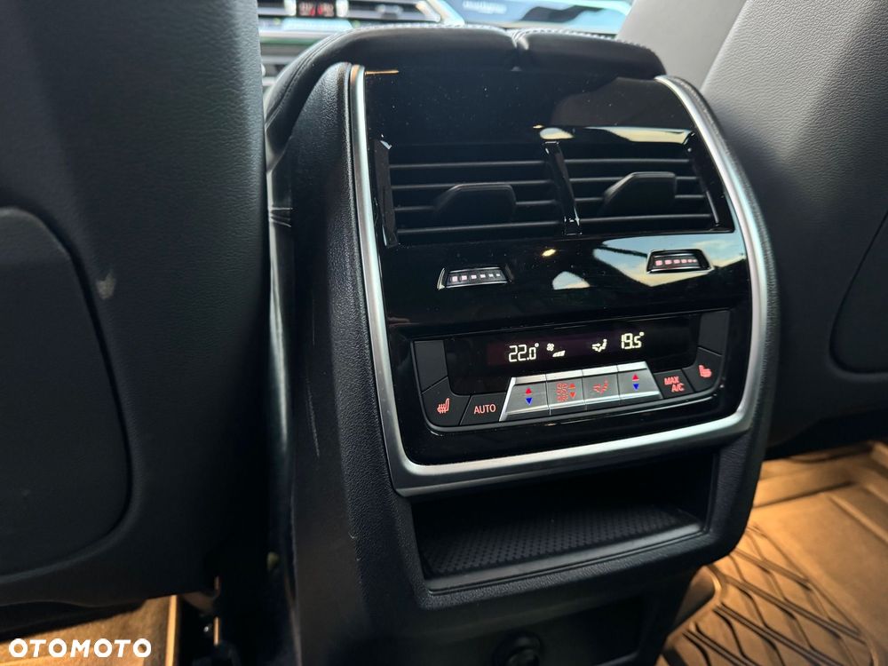 BMW X5 M M50d - 14