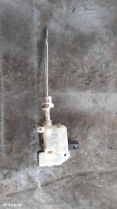 Zamek korka wlewu skoda Octavia ll