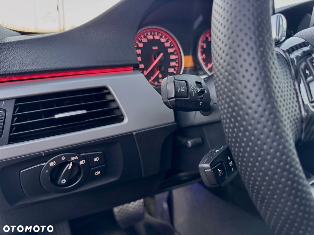 BMW Seria 3 - 18