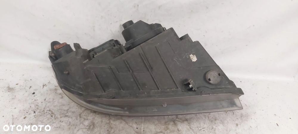 .  PRZOD PRZEDNIA LAMPA LEWA BMW 3 e90 e91 - 6