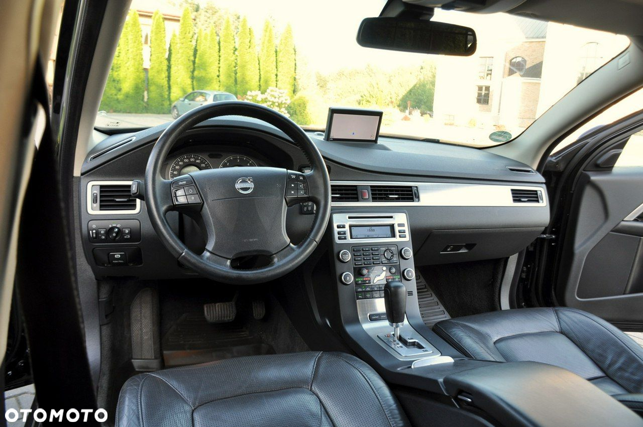 Volvo XC 70 - 30