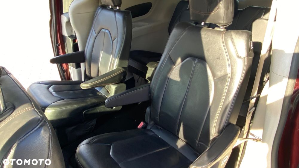Chrysler Pacifica - 9