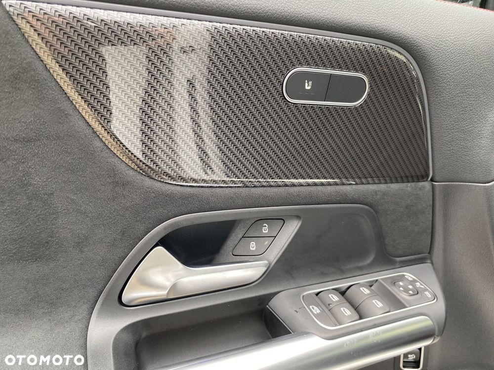 Mercedes-Benz GLA - 7