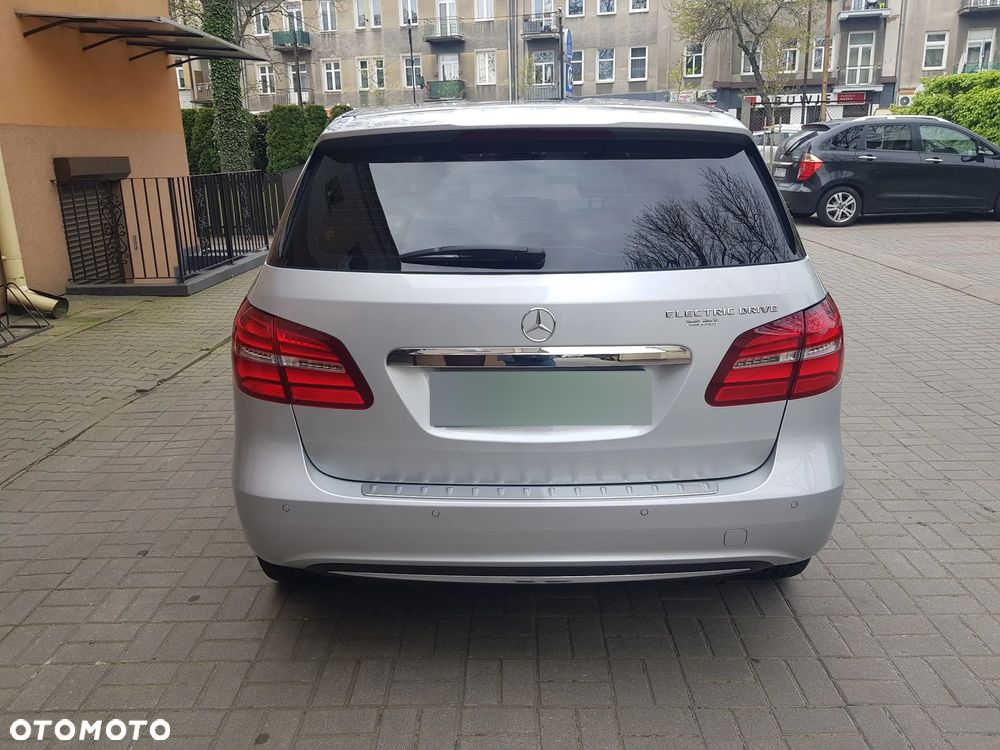 Mercedes-Benz Klasa B (Electric Drive) 250 e - 6