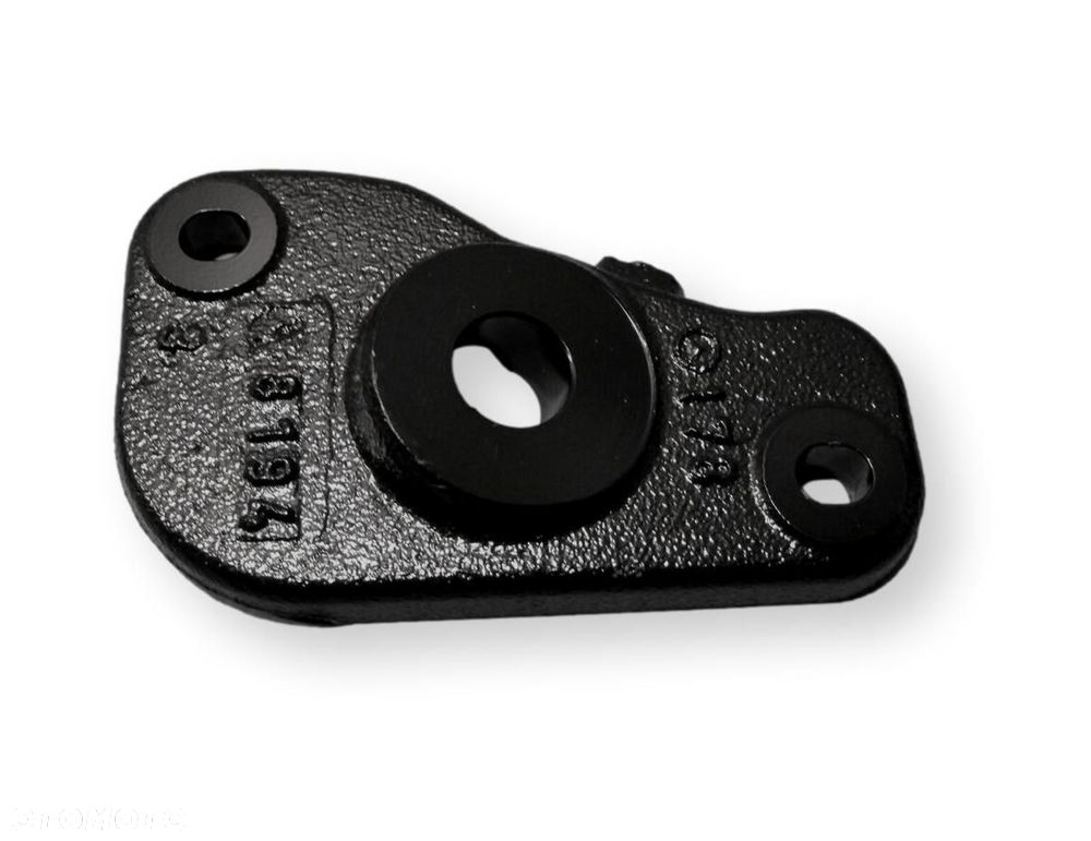 MERCEDES VITO W447 Mocowanie amortyzatora tyl lewe - 1