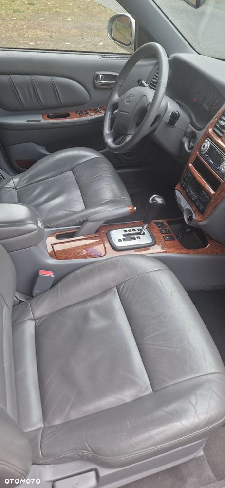 Kia Magentis 2.5 V6 SE - 5