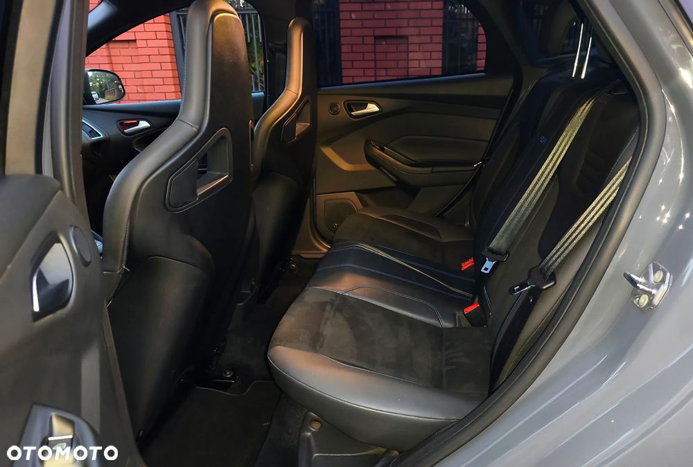 Ford Focus 2.3 EcoBoost RS - 11
