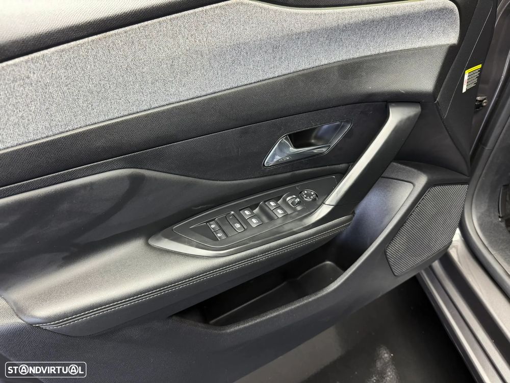 Peugeot 308 SW 1.2 PureTech Allure - 8