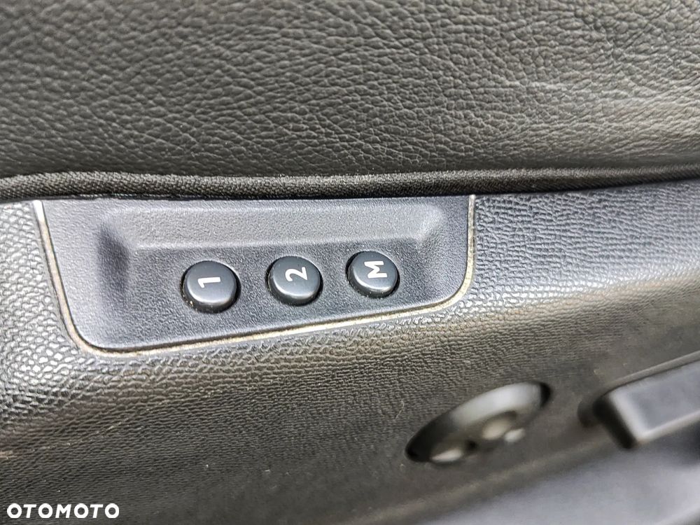 DS Automobiles DS 7 Crossback 1.6 PureTech Performance Line + - 24