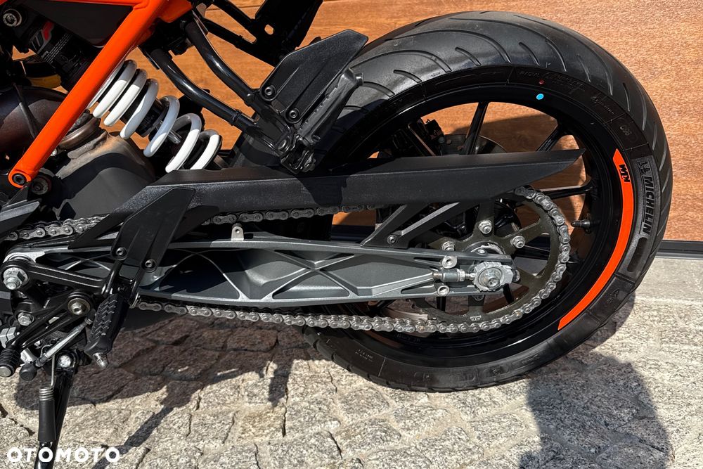 KTM Duke 125 - 24