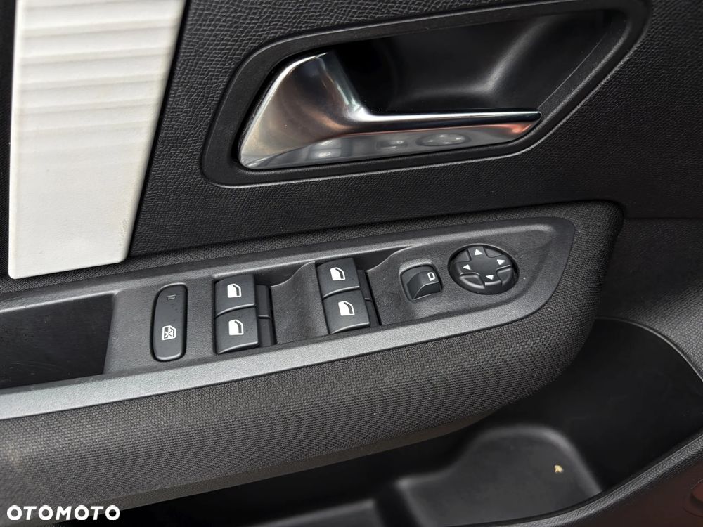 Citroën C4 PureTech 100 Stop&Start FEEL - 32
