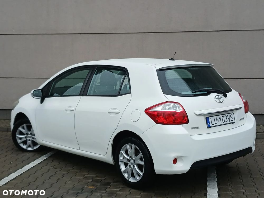Toyota Auris - 15