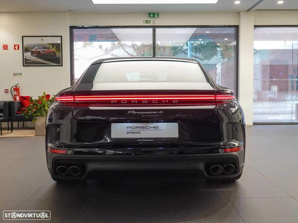 Porsche Panamera - 4