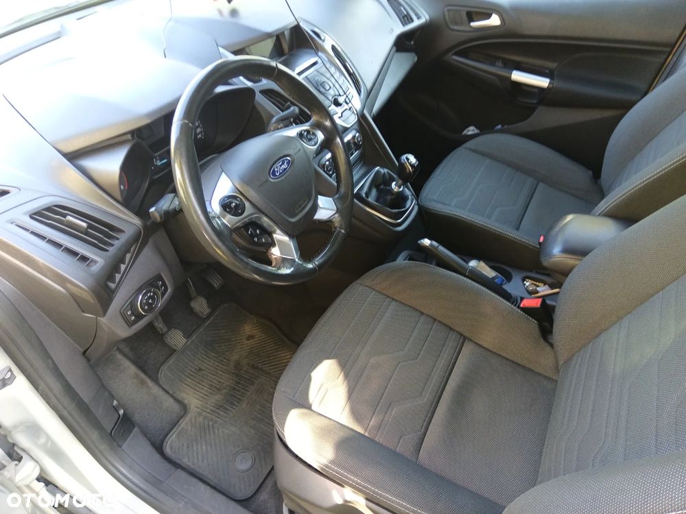Ford Tourneo Connect - 19