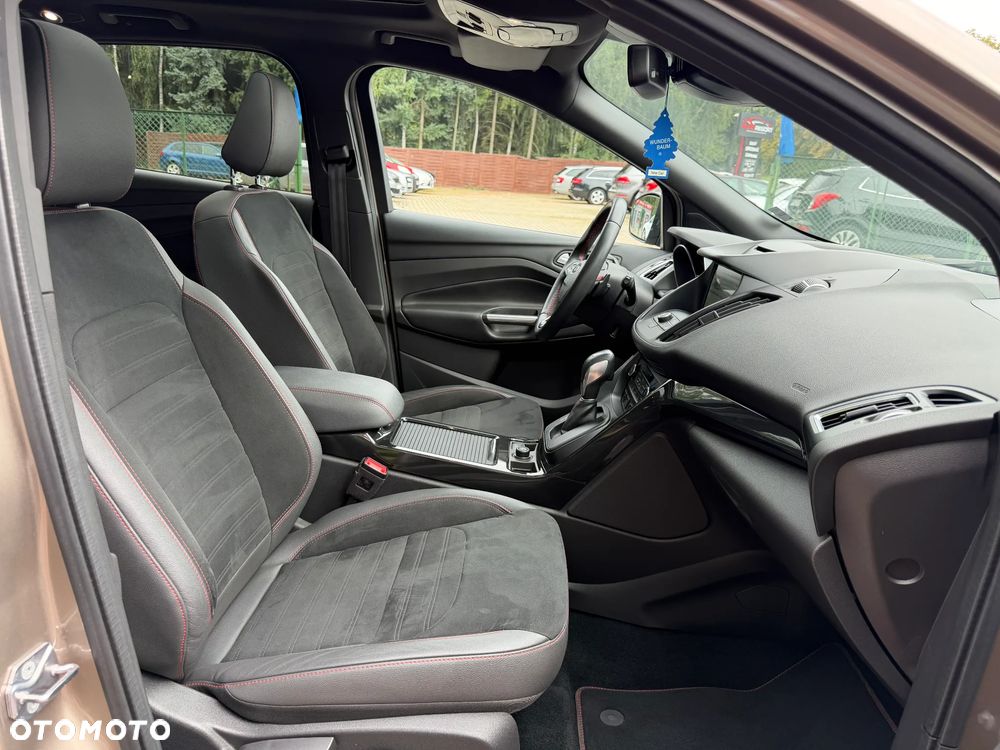 Ford Kuga 2.0 TDCi 4x4 ST-Line - 33